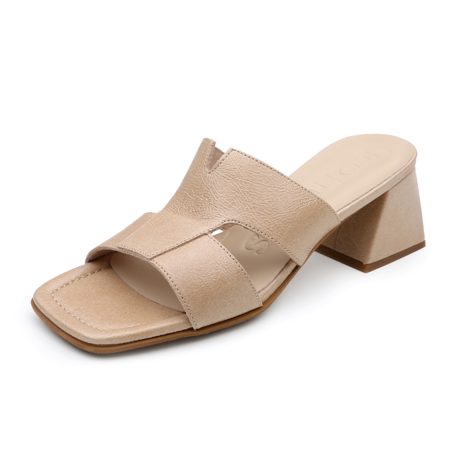 http://kumkangshoe.com/Images/product_images/0102/CLASAC5402WWONF8_1_0650.jpg