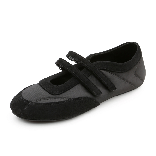 http://kumkangshoe.com/Images/product_images/0102/RICOXC5751WFREF1_1_0650.jpg